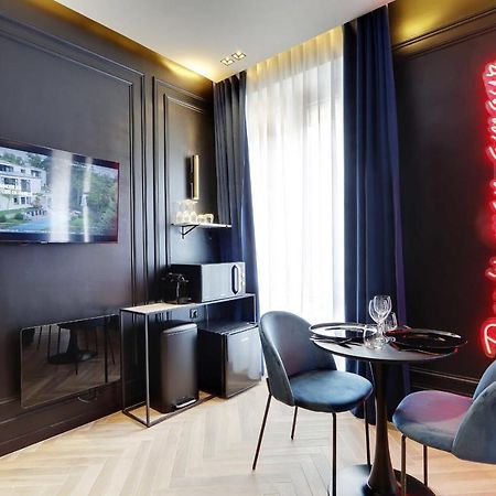 Couples Getaway Unit With Jacuzzi - City Center Париж Екстериор снимка
