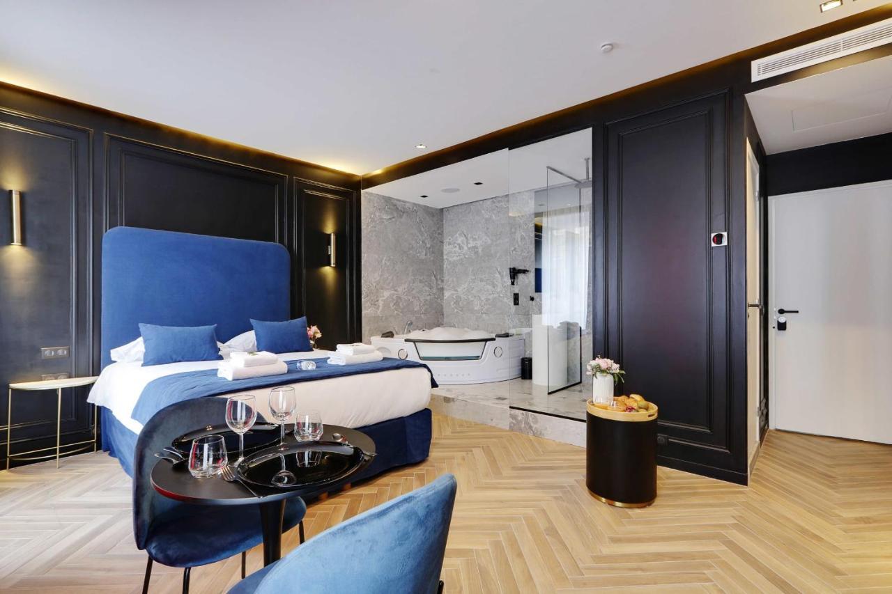 Couples Getaway Unit With Jacuzzi - City Center Париж Екстериор снимка