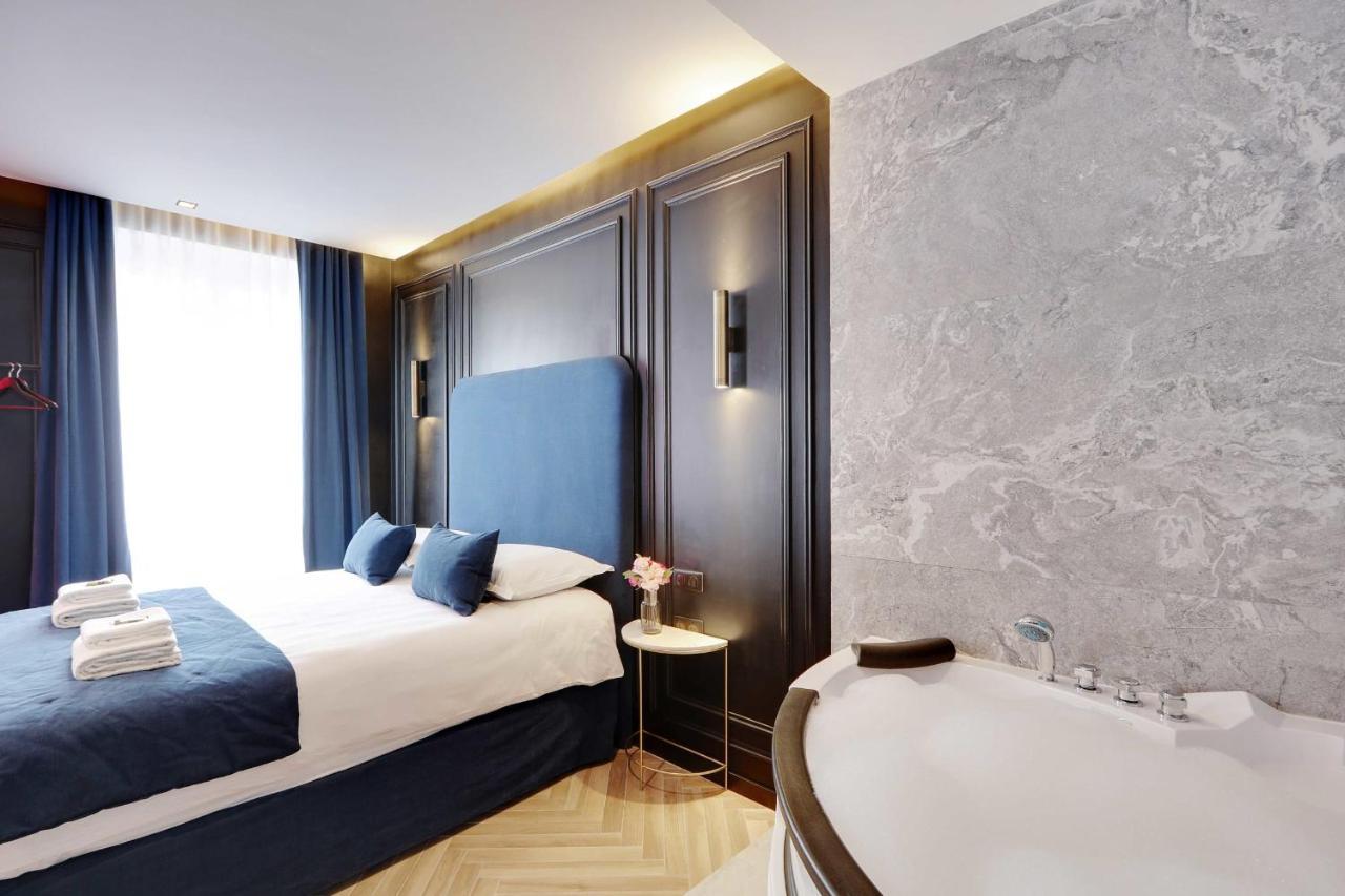 Couples Getaway Unit With Jacuzzi - City Center Париж Екстериор снимка